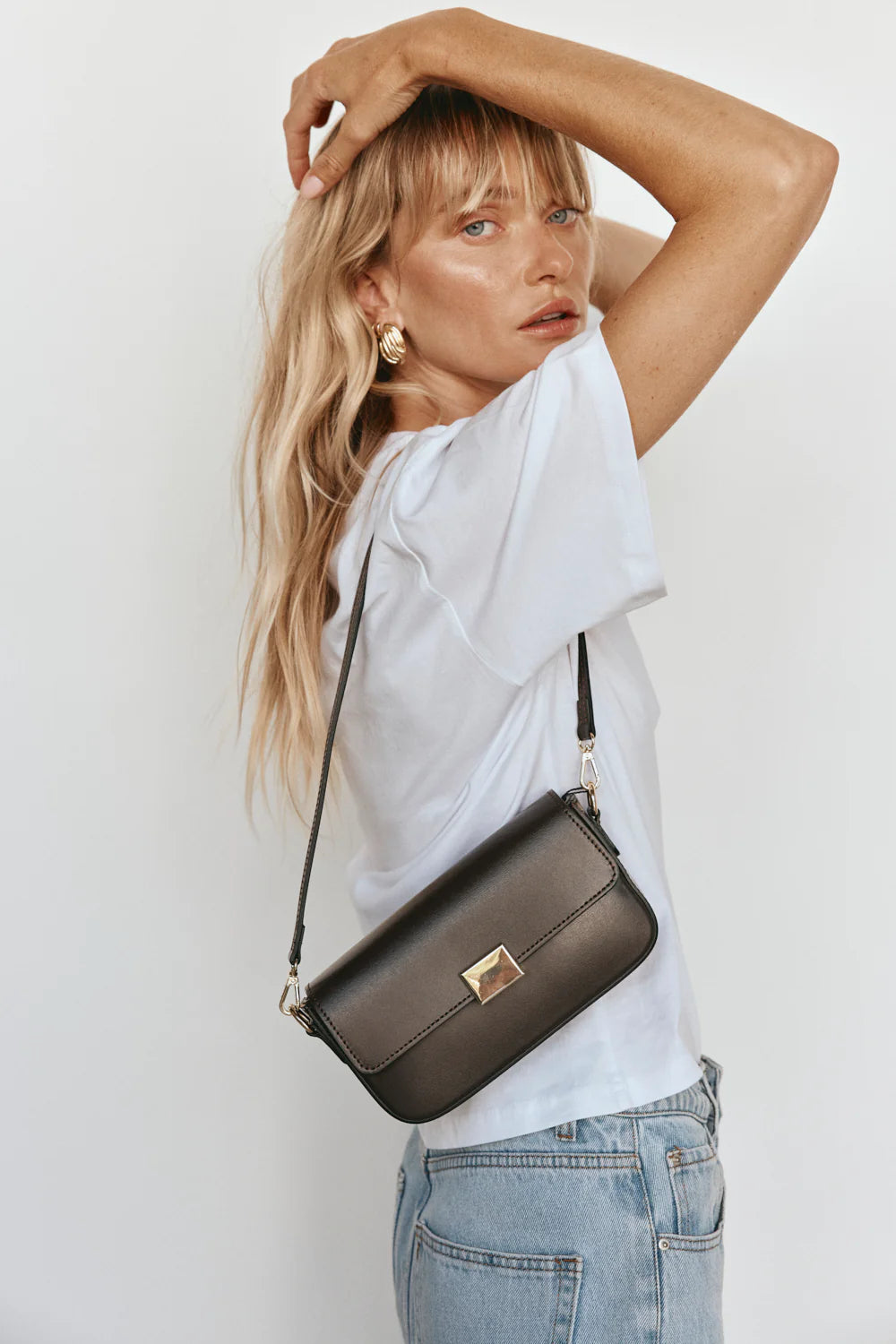ISLA LEATHER SHOULDER BAG