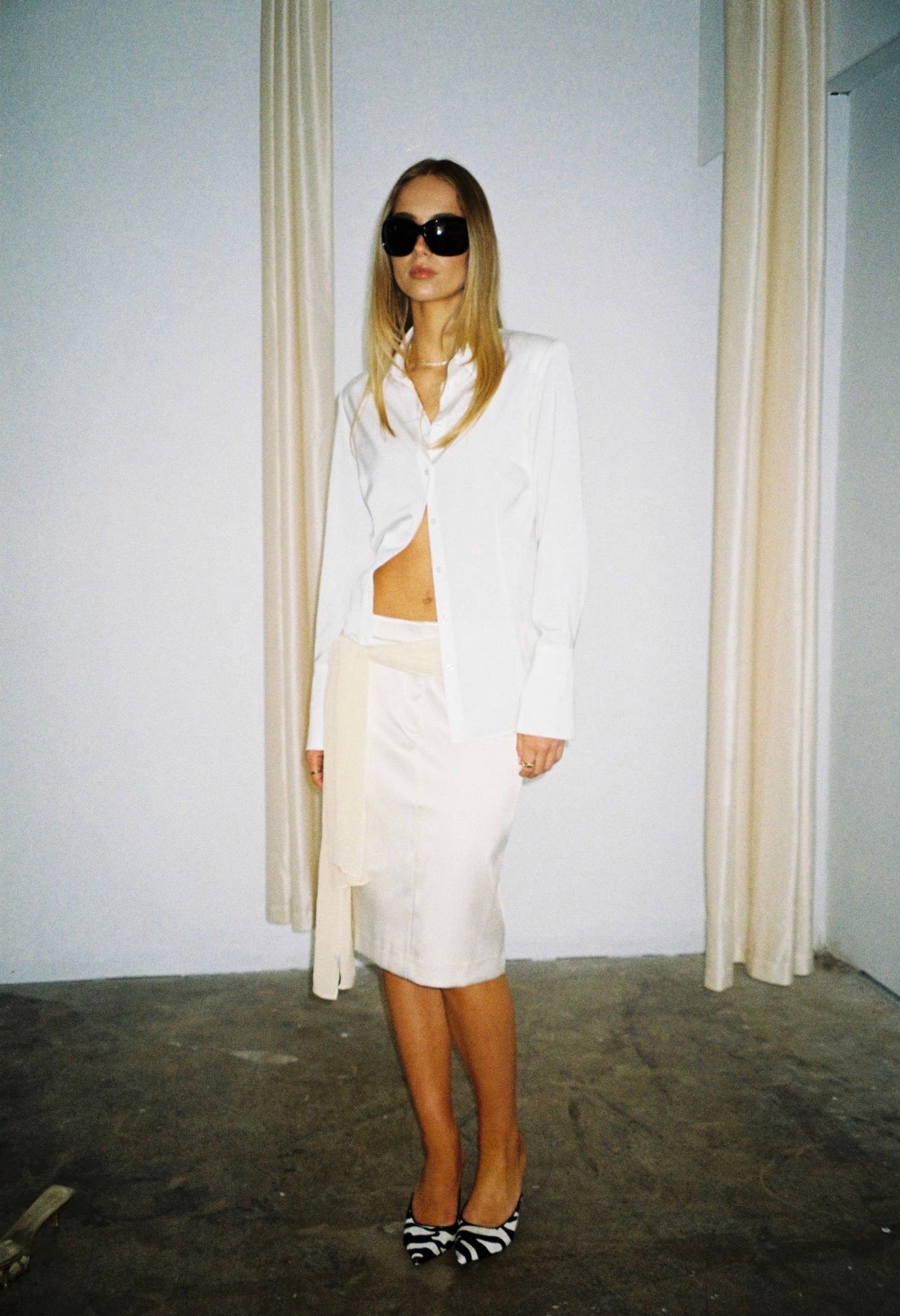 STRUCTURED WHITE SATIN SHIRT