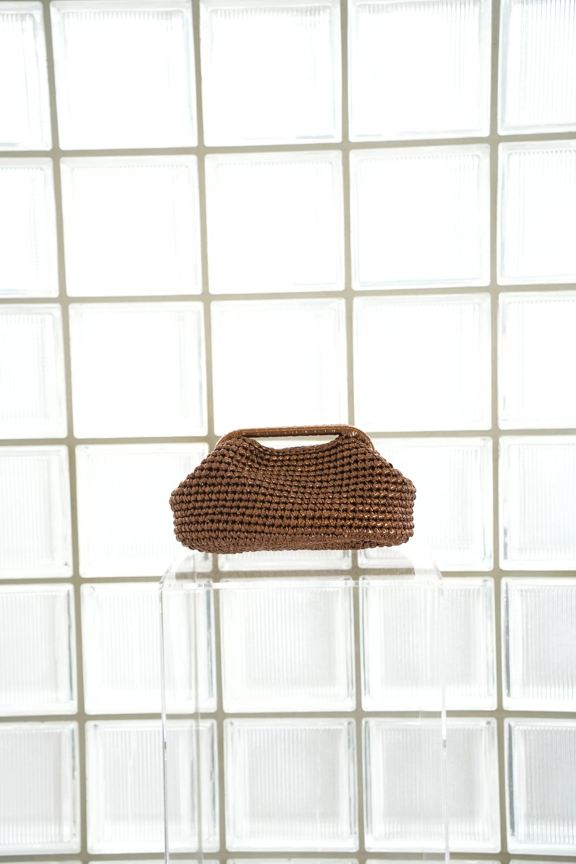 WOVEN CLUTCH