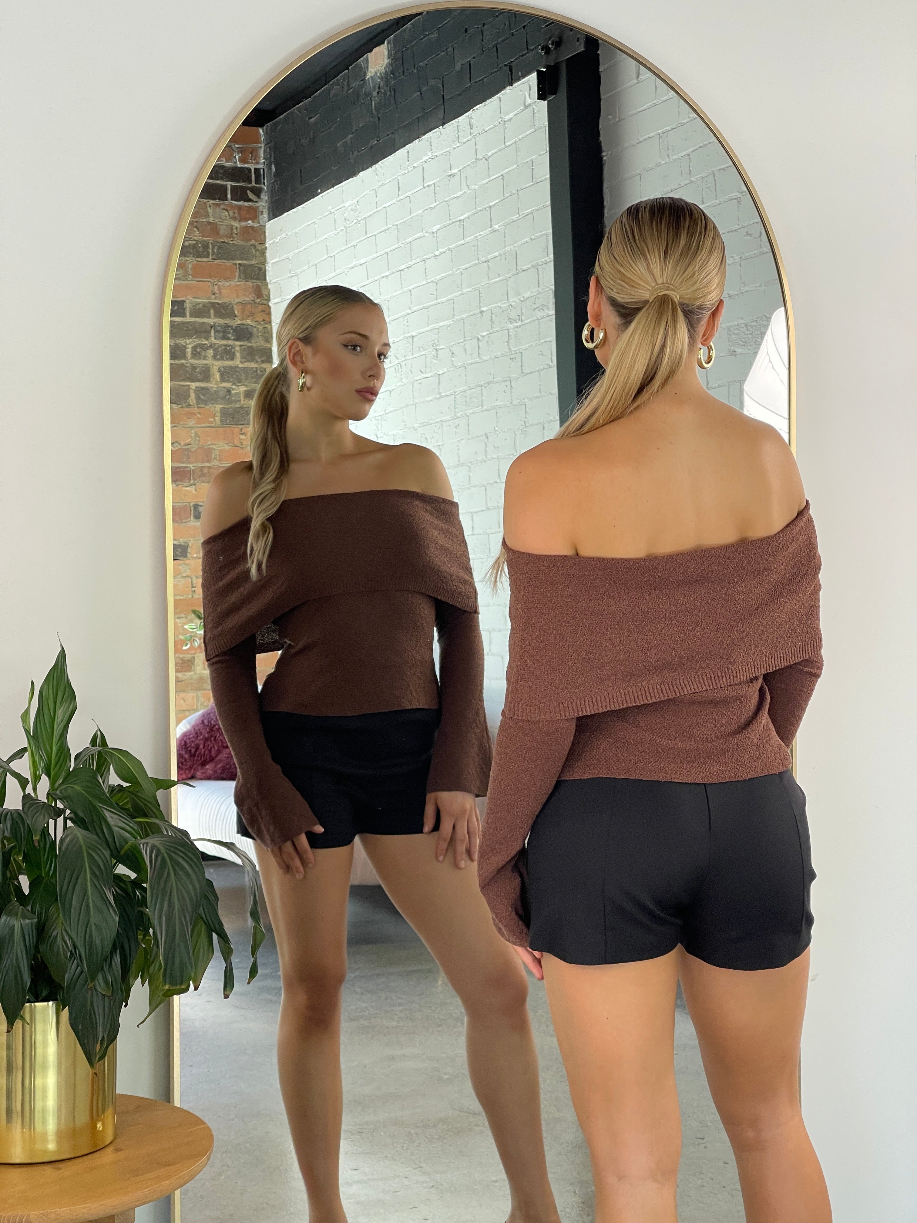 KNIT OFF SHOULDER BROWN