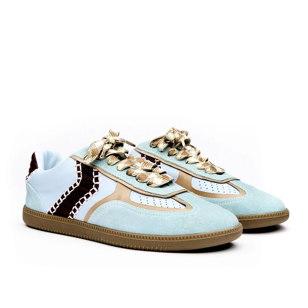 GENEROUS SNEAKER