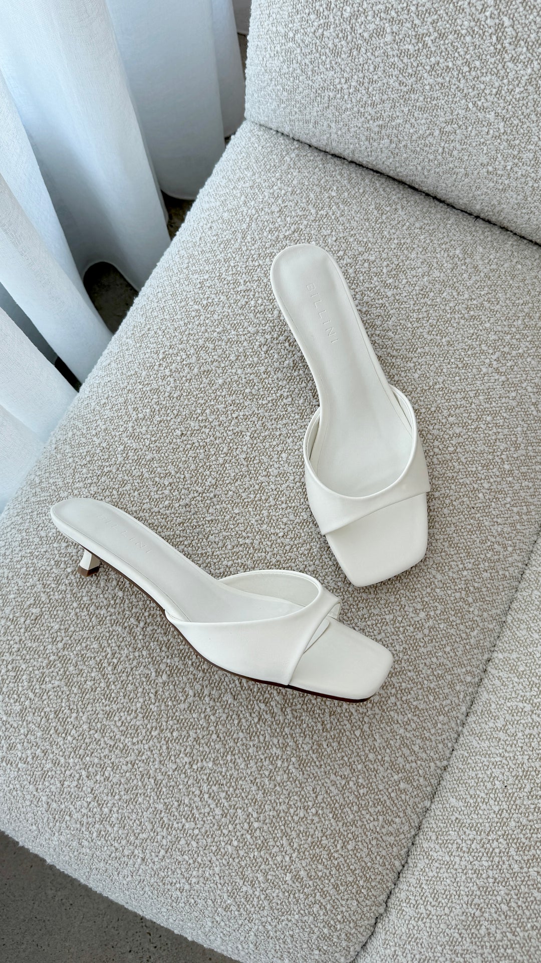 BLOSSOM WHITE SHINE HEEL