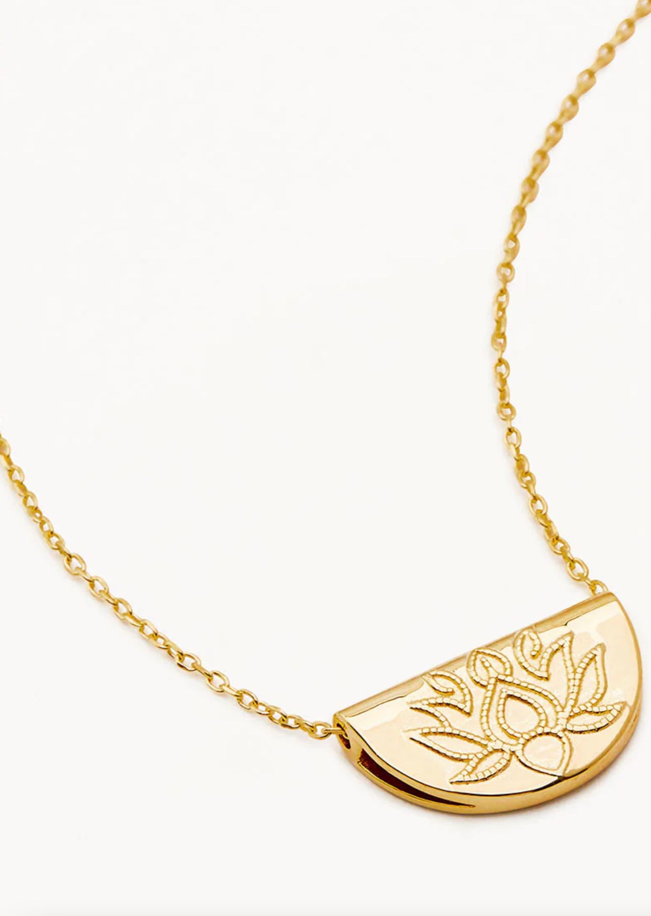 LOTUS SHORT NECKLACE GOLD