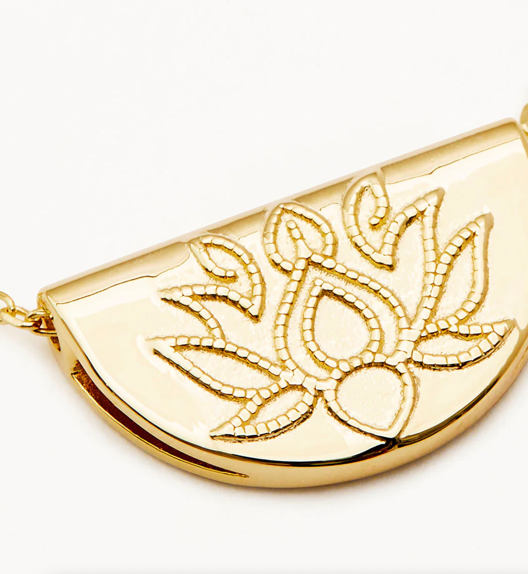 LOTUS SHORT NECKLACE GOLD