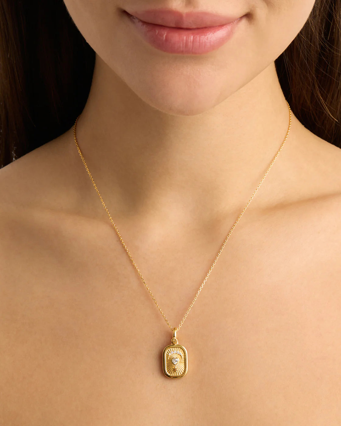 MADE OF MAGIC NECKLACE GOLD