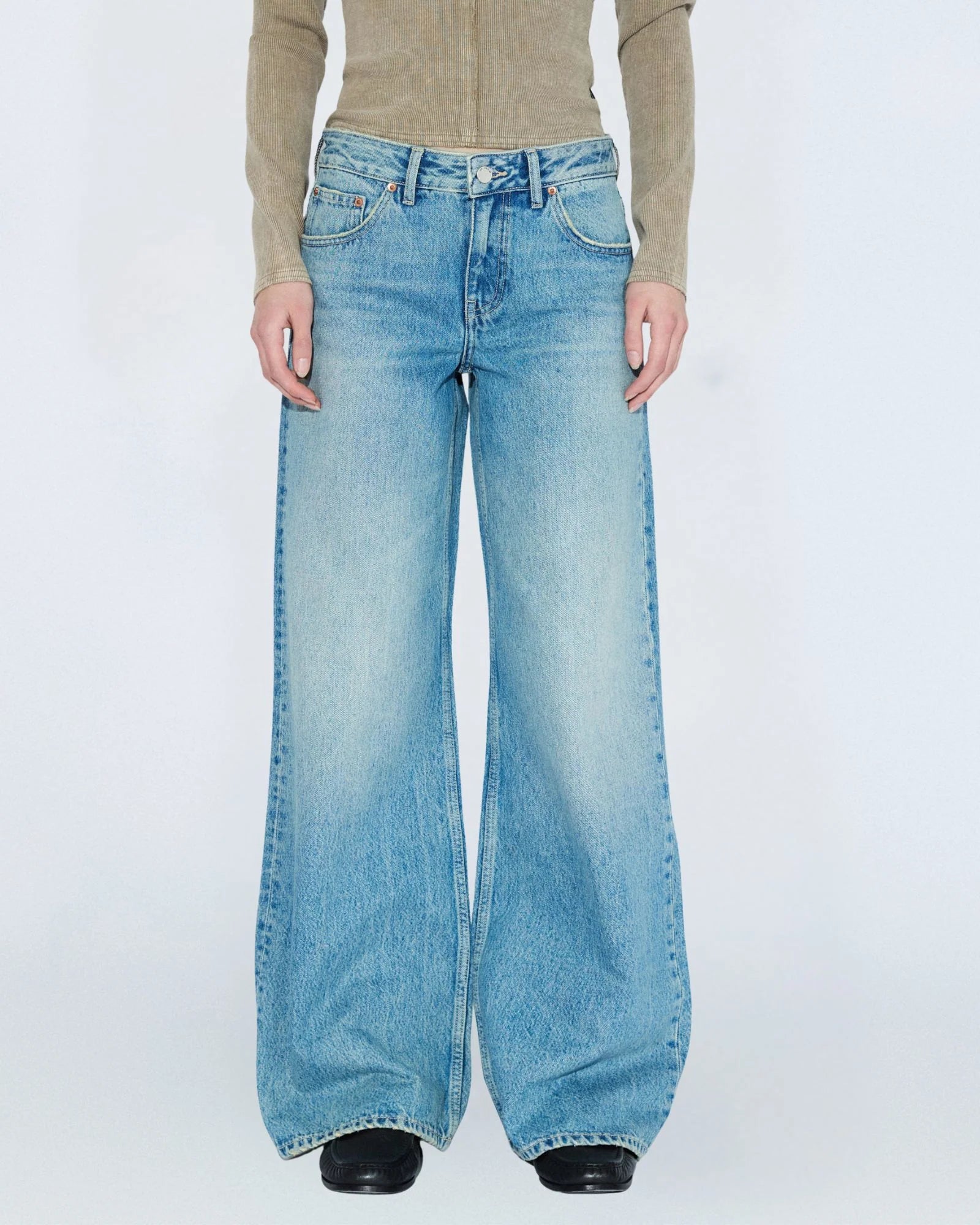 RHUE LOW WIDE - DRIFT SKY USED