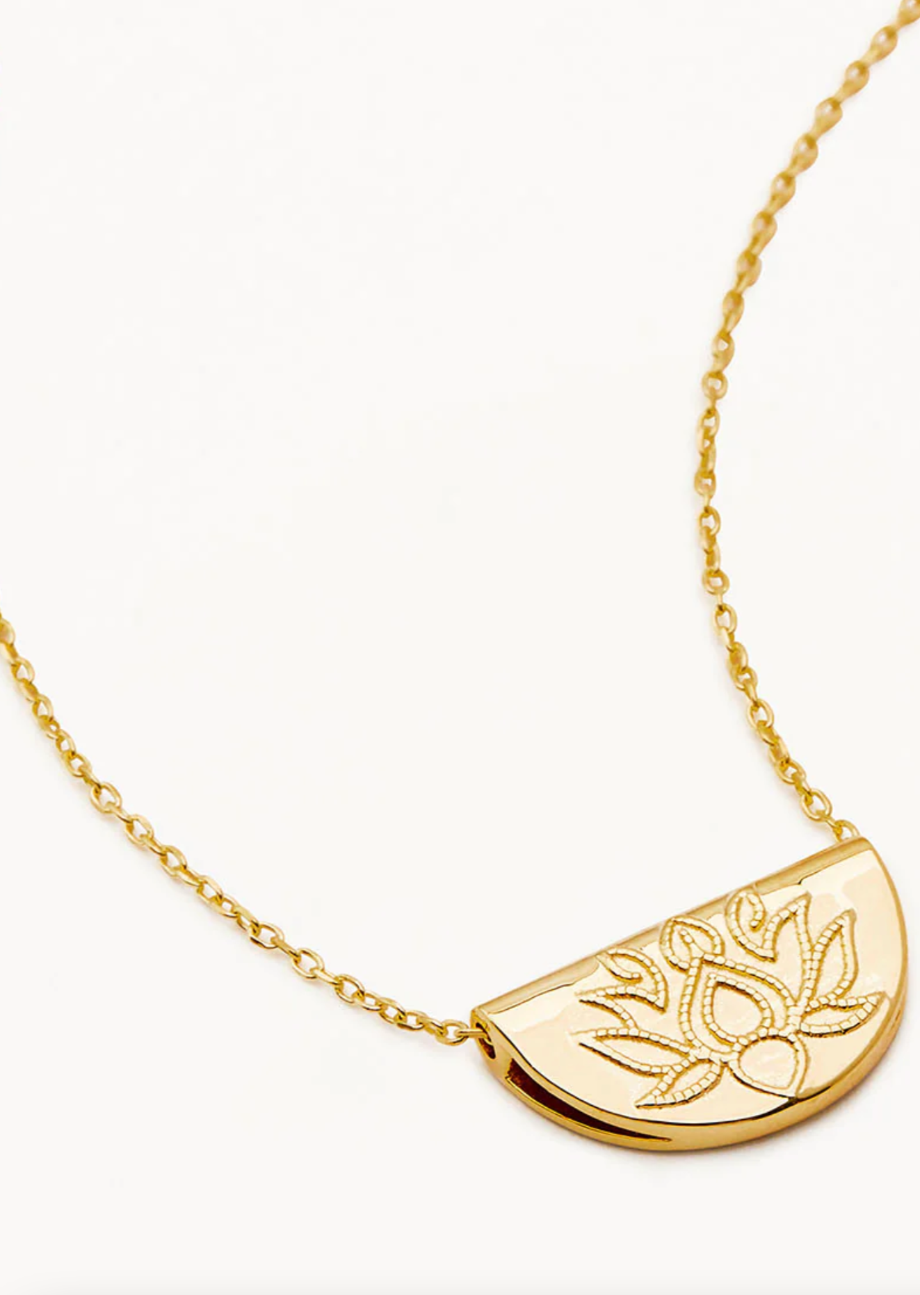 LOTUS SHORT NECKLACE