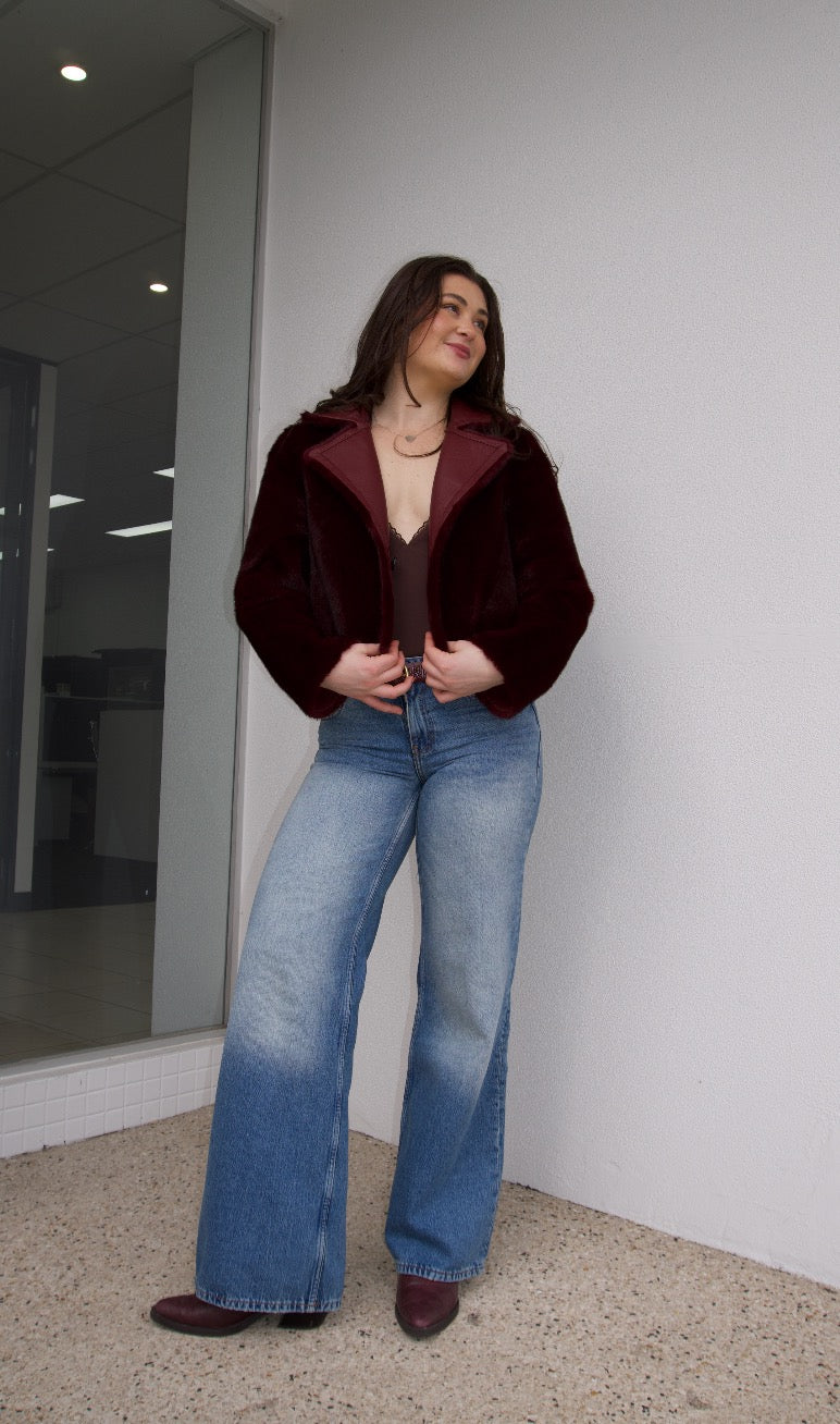 FAUX FUR CROPPED SHEARLING - WINE